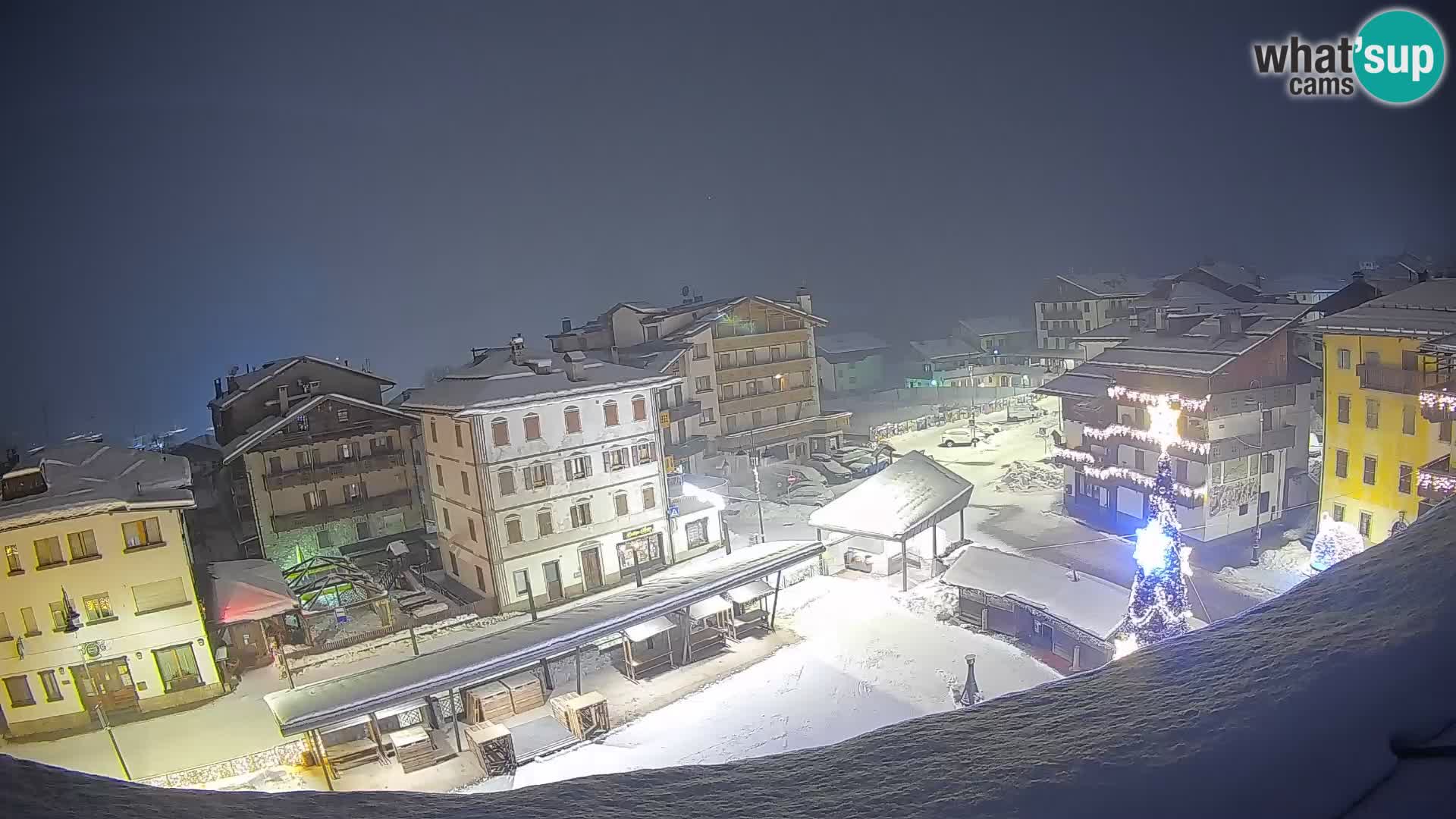 Piazza centrale di Forni di Sopra