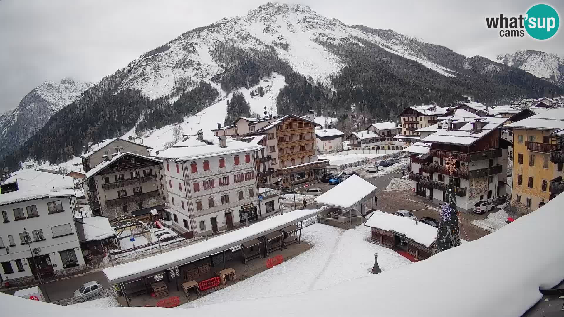 Hauptplatz von Forni di Sopra