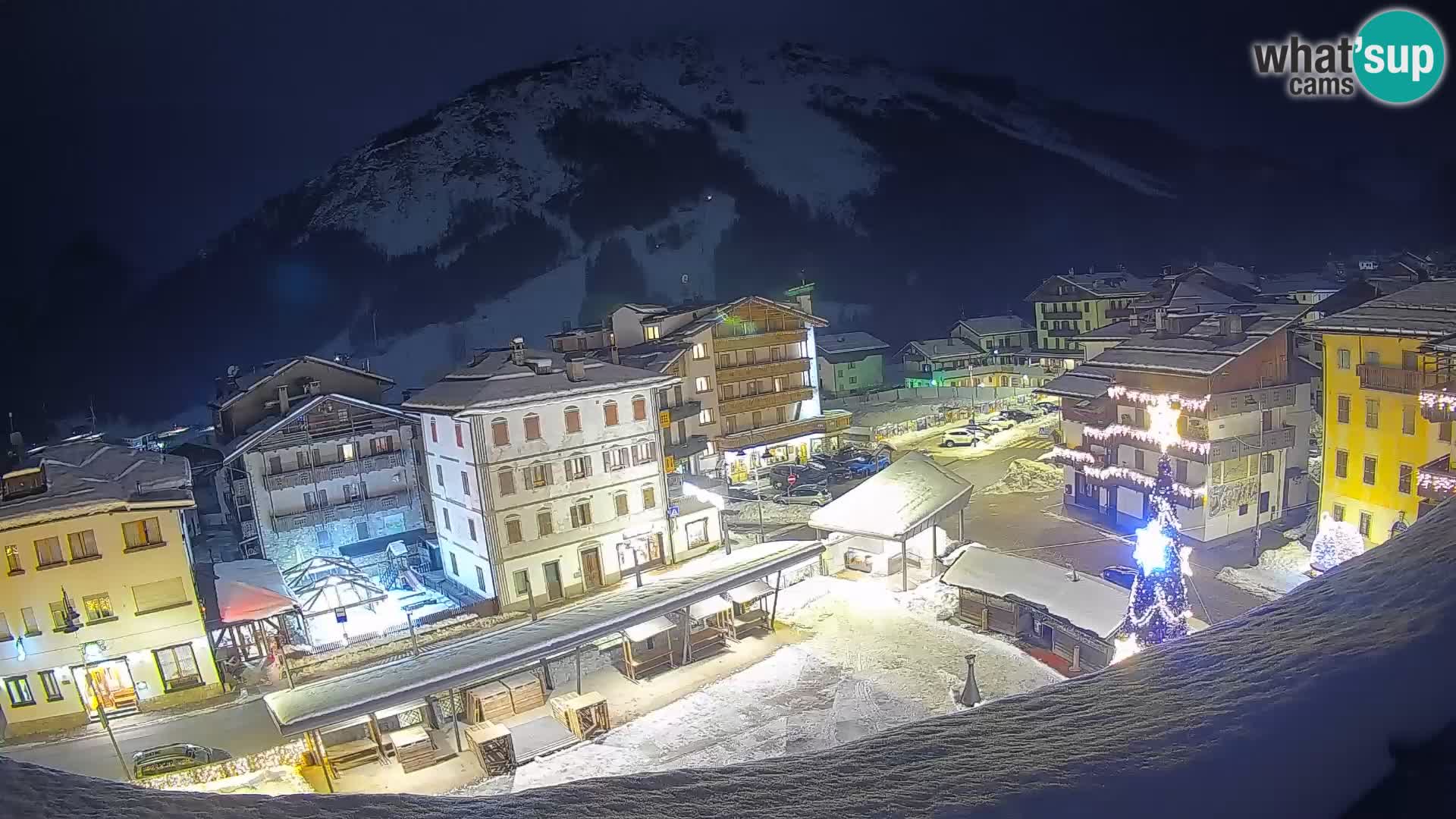 Plaza principal de Forni di Sopra
