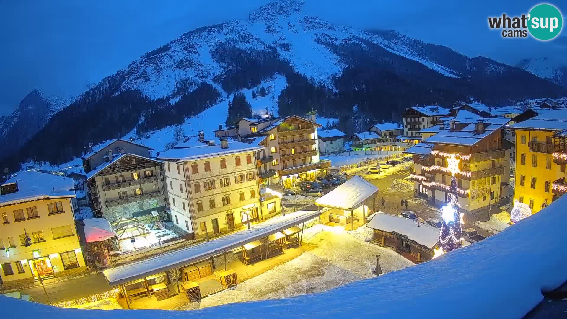Plaza principal de Forni di Sopra