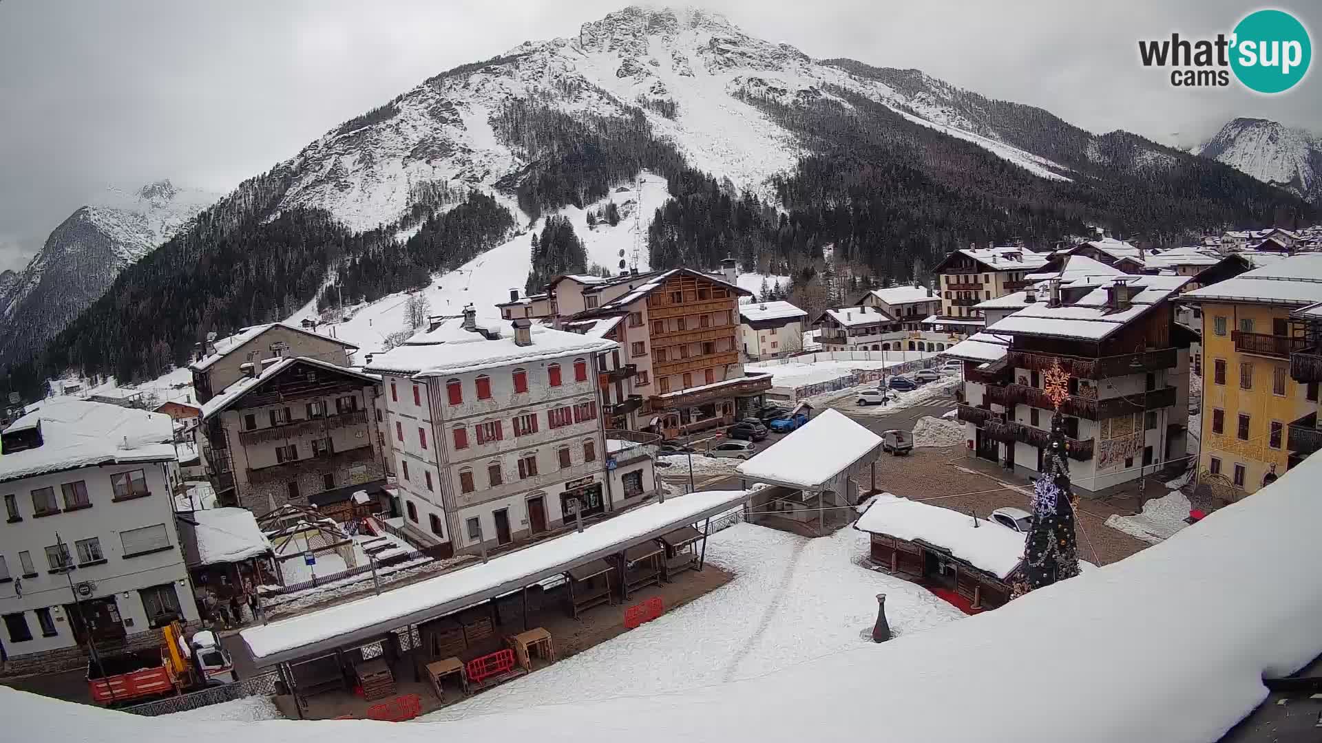 Hauptplatz von Forni di Sopra