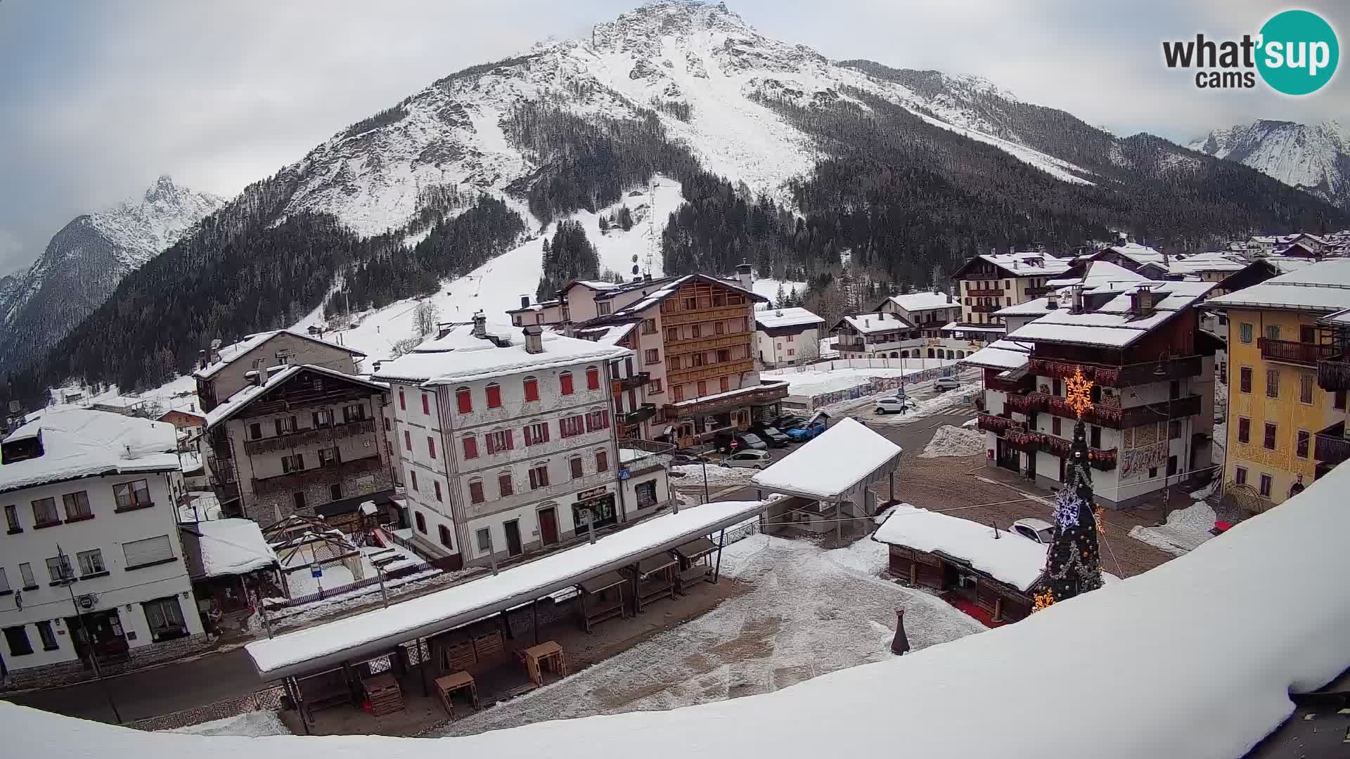 Hauptplatz von Forni di Sopra