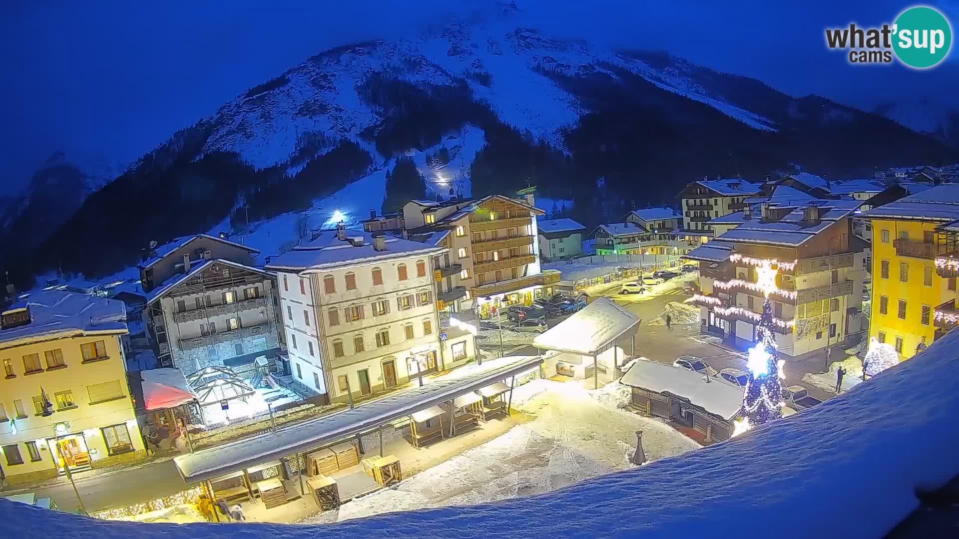 Plaza principal de Forni di Sopra