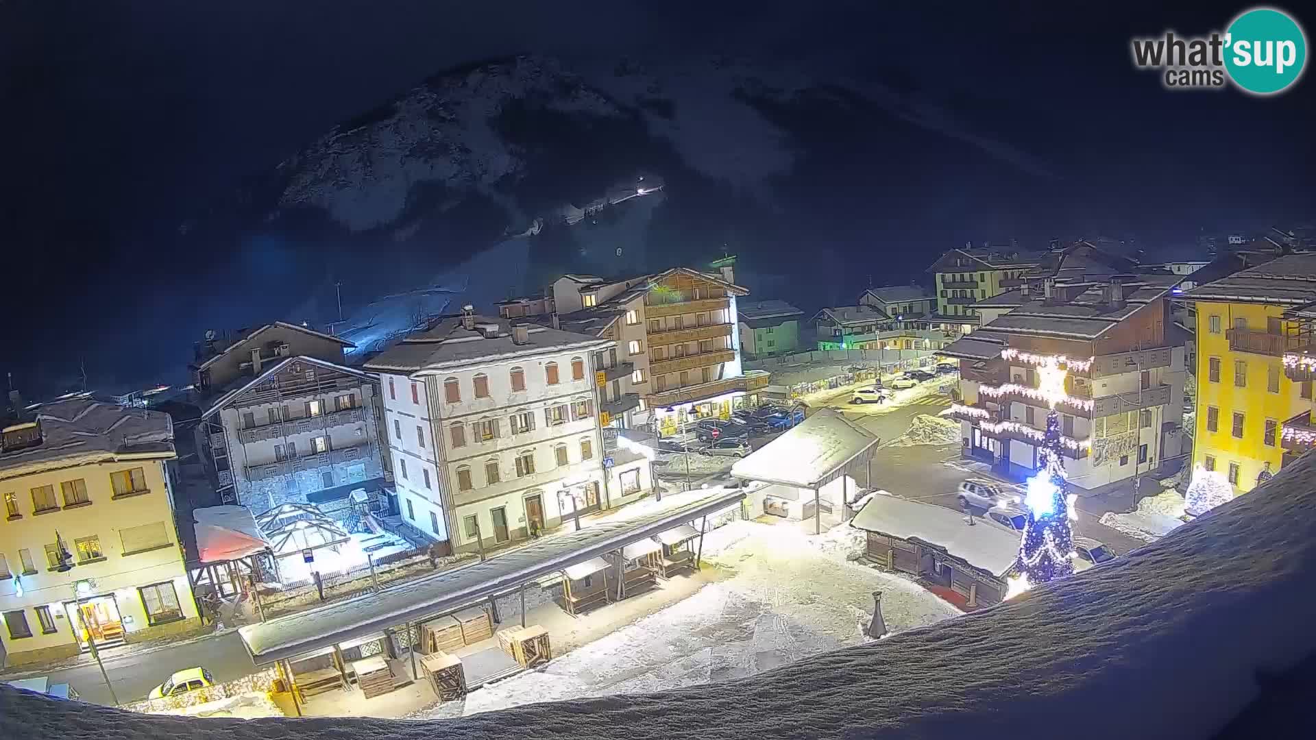 Piazza centrale di Forni di Sopra