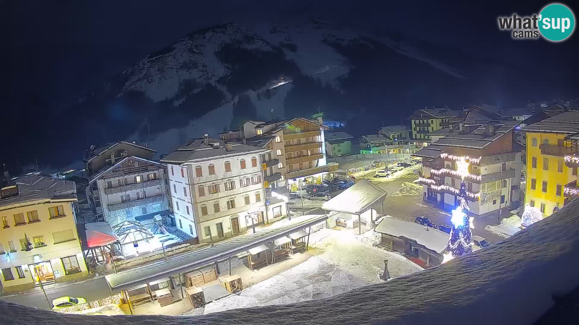 Piazza centrale di Forni di Sopra