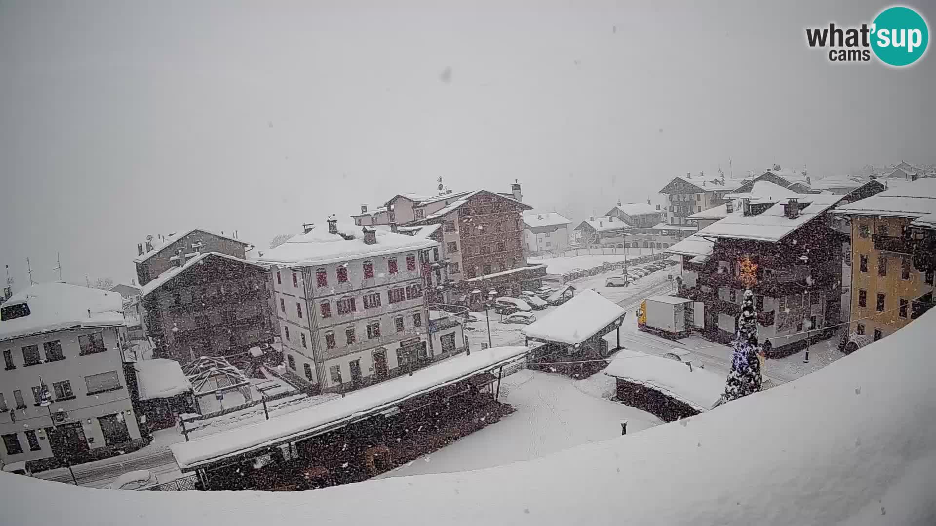 Plaza principal de Forni di Sopra