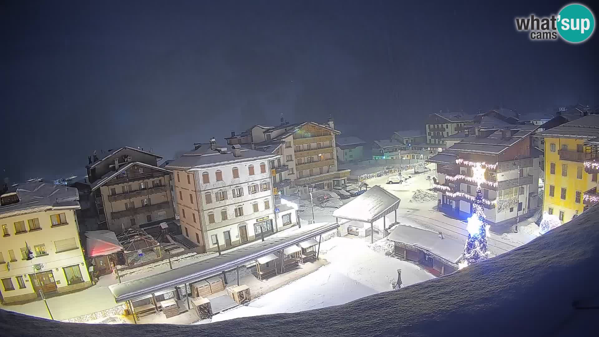 Plaza principal de Forni di Sopra