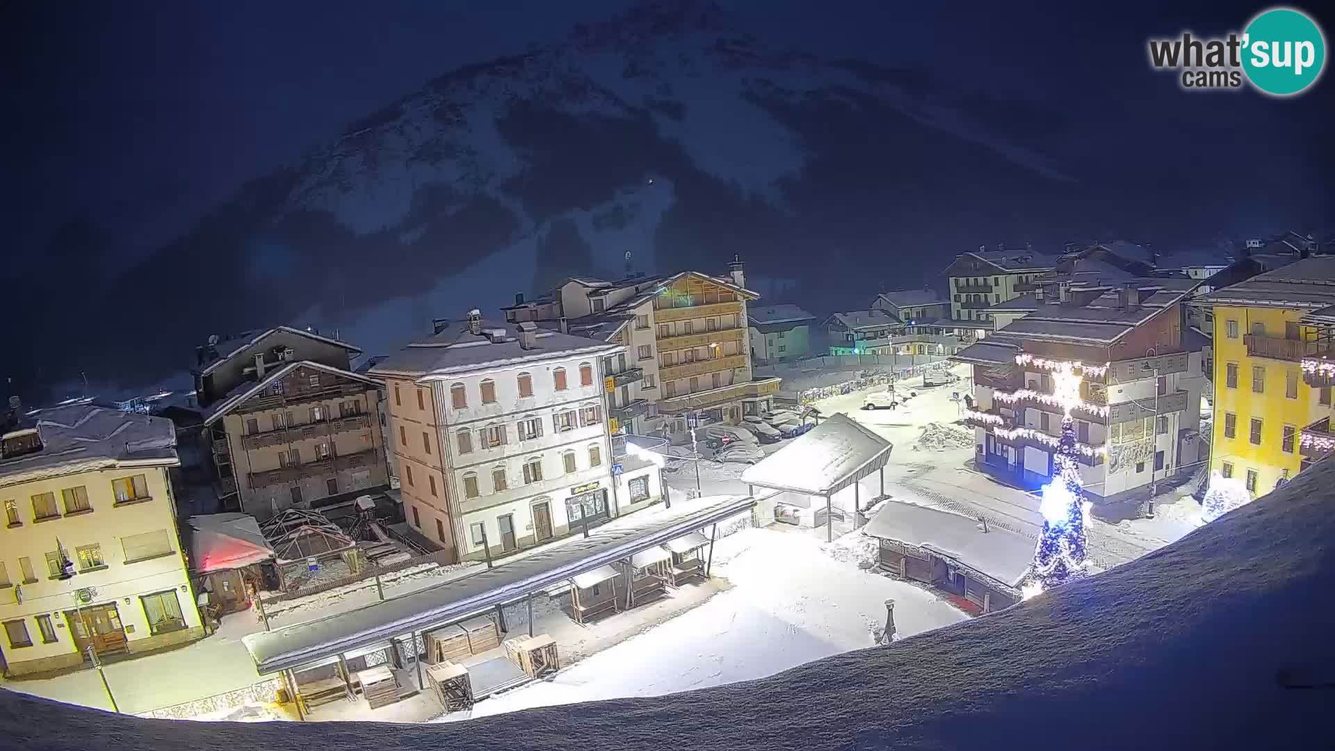 Plaza principal de Forni di Sopra