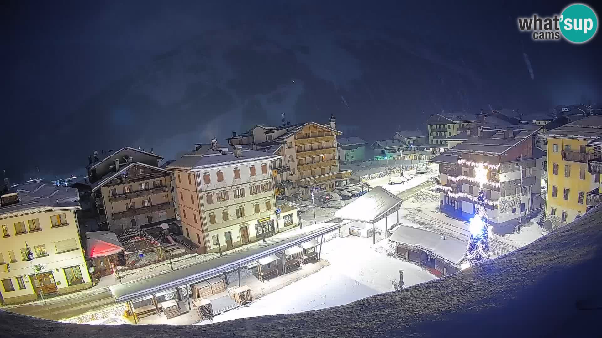 Piazza centrale di Forni di Sopra