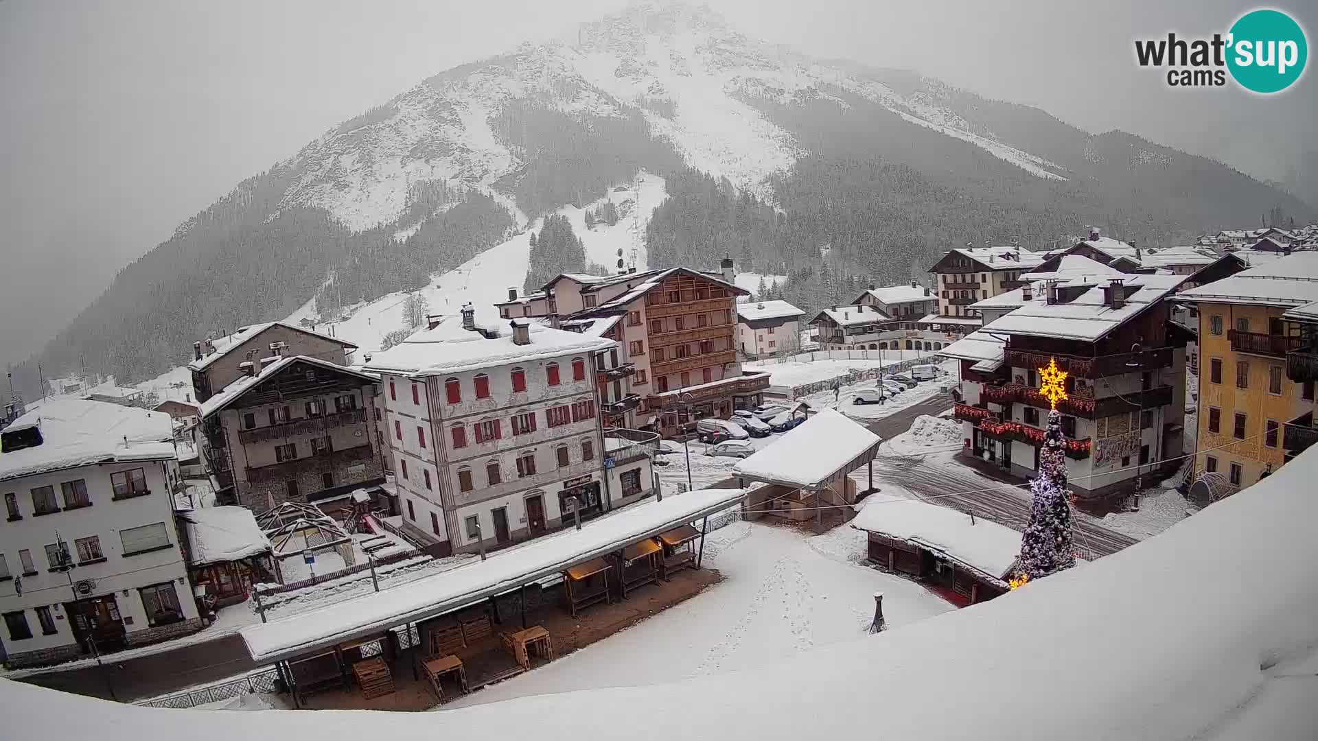 Hauptplatz von Forni di Sopra