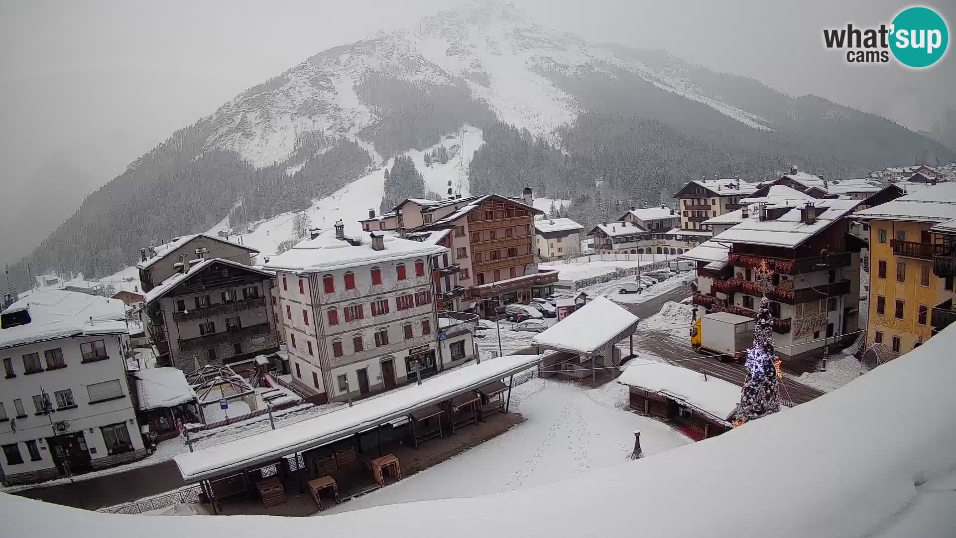 Hauptplatz von Forni di Sopra