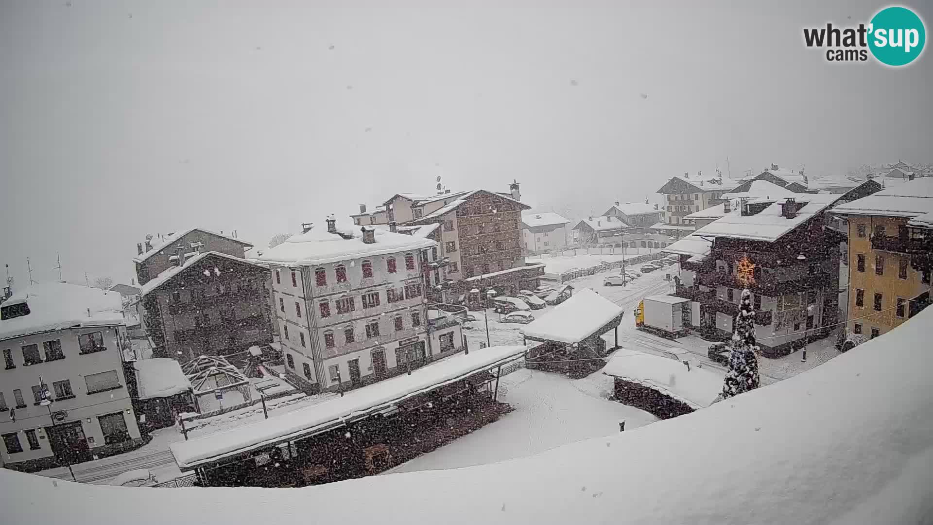 Plaza principal de Forni di Sopra