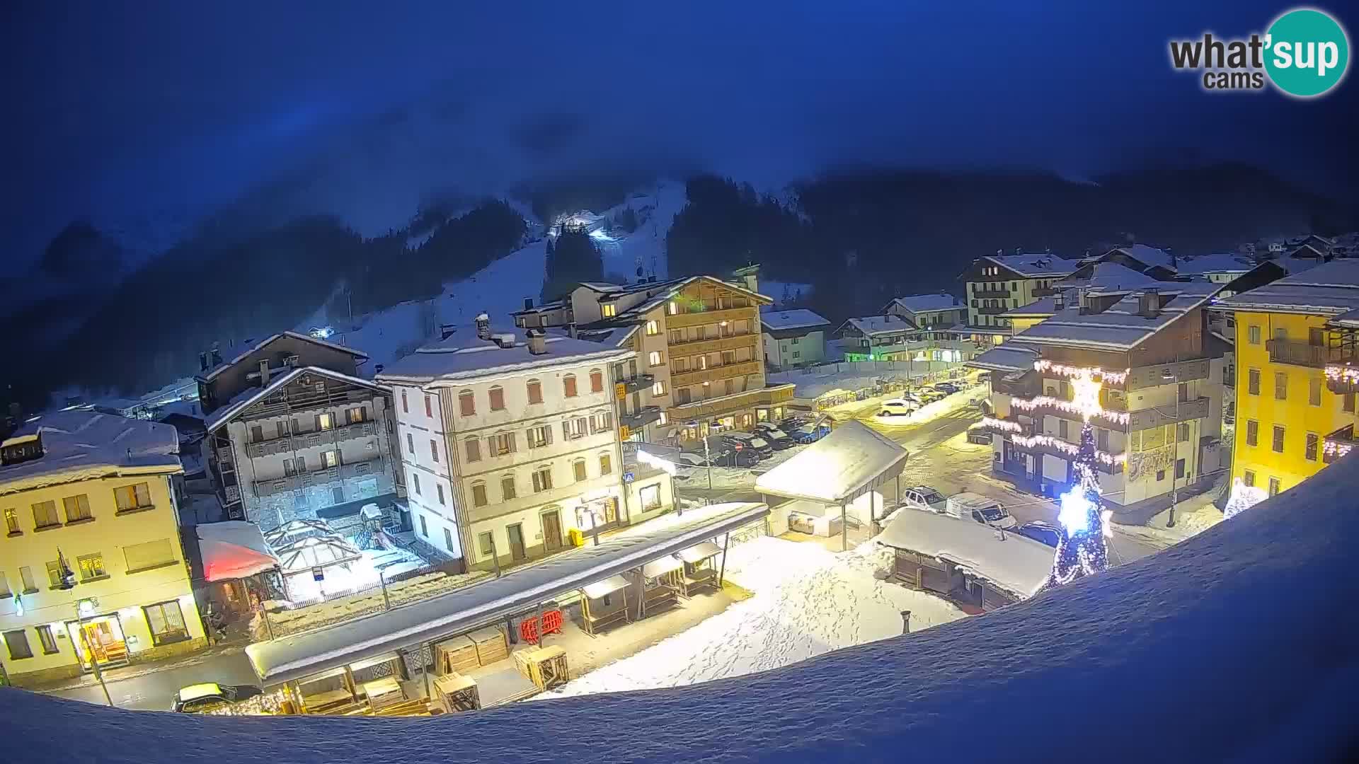 Plaza principal de Forni di Sopra