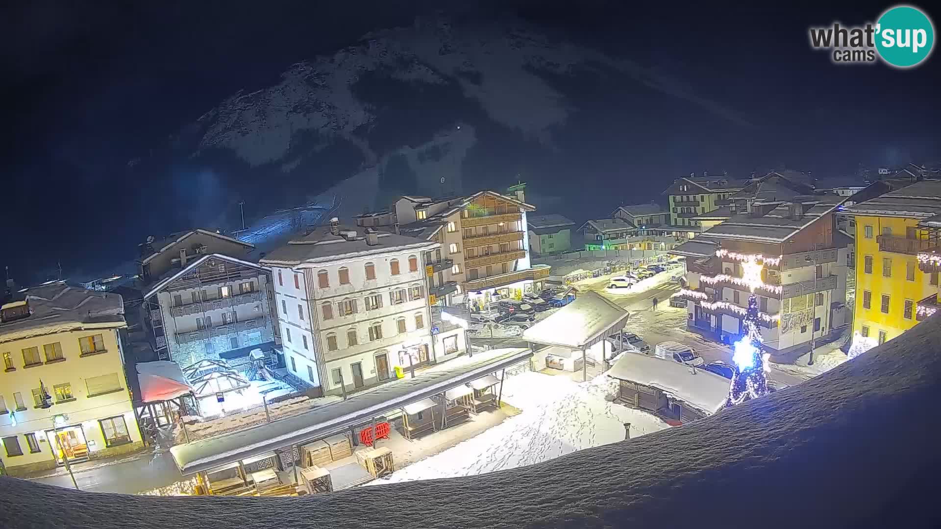 Plaza principal de Forni di Sopra