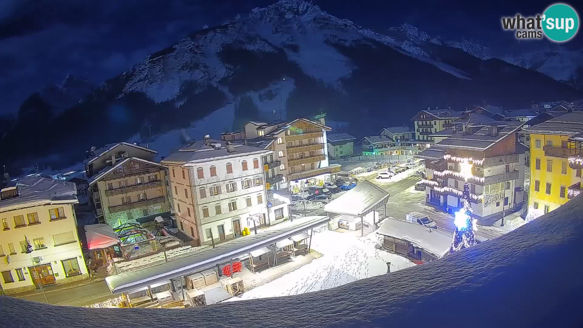 Piazza centrale di Forni di Sopra