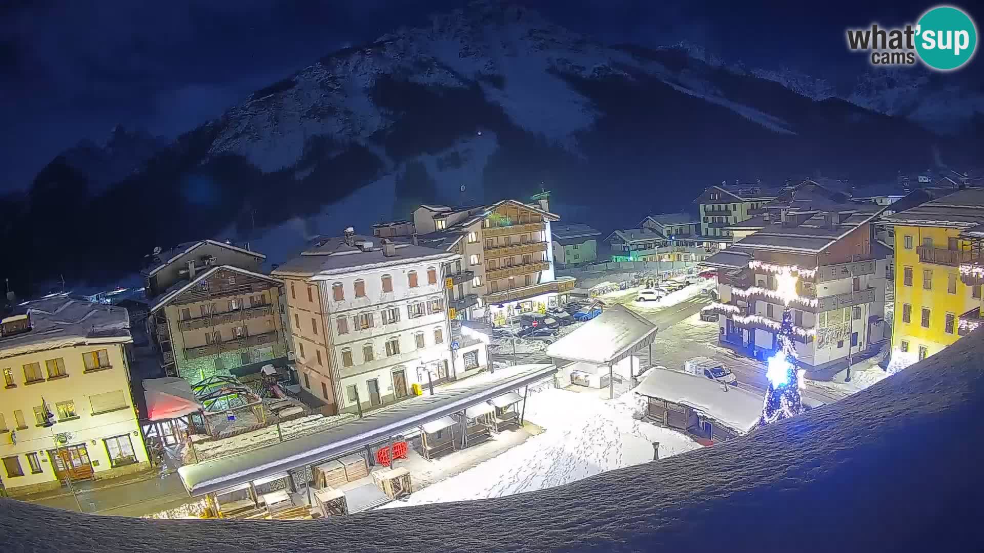 Plaza principal de Forni di Sopra