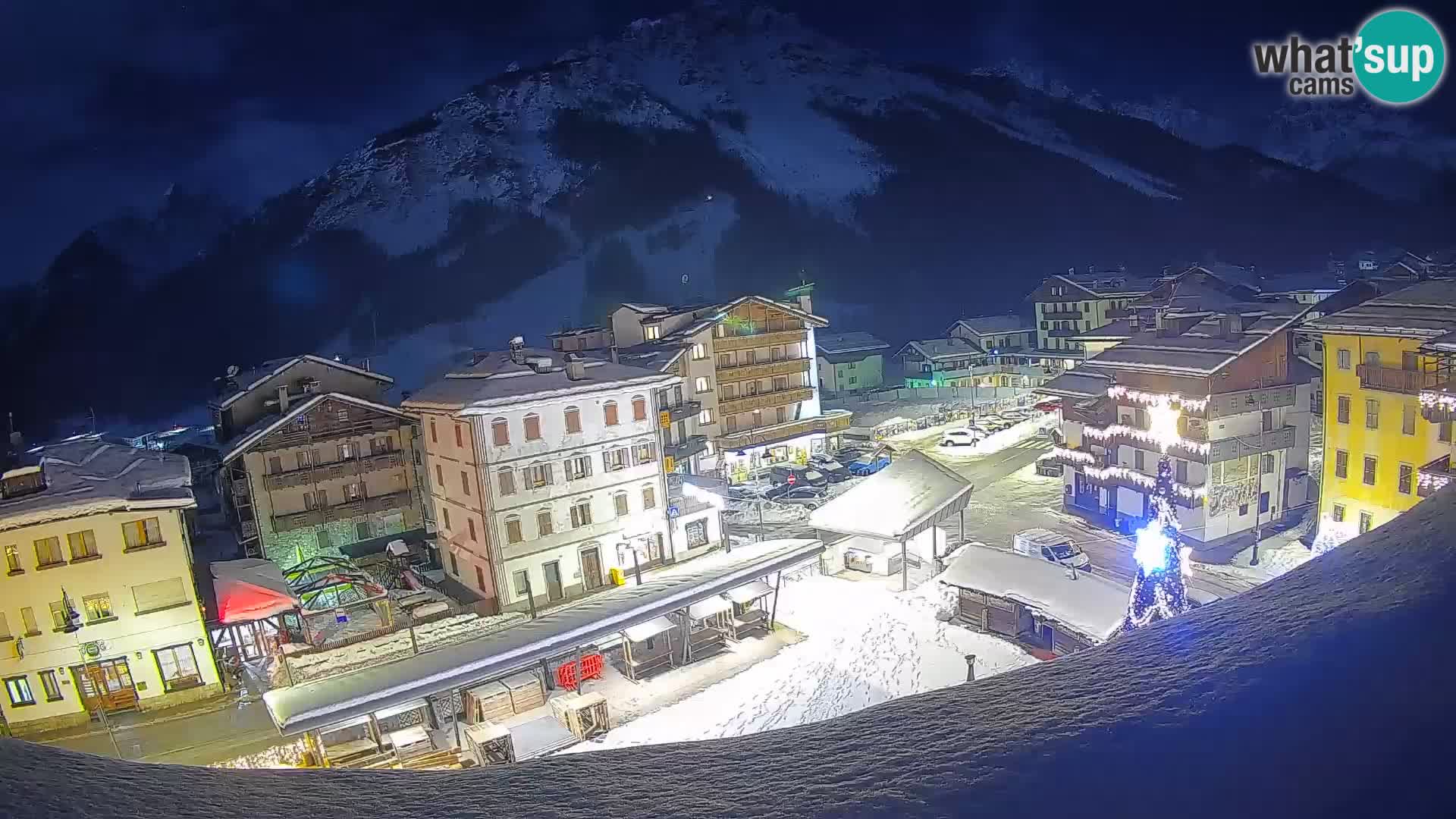 Piazza centrale di Forni di Sopra