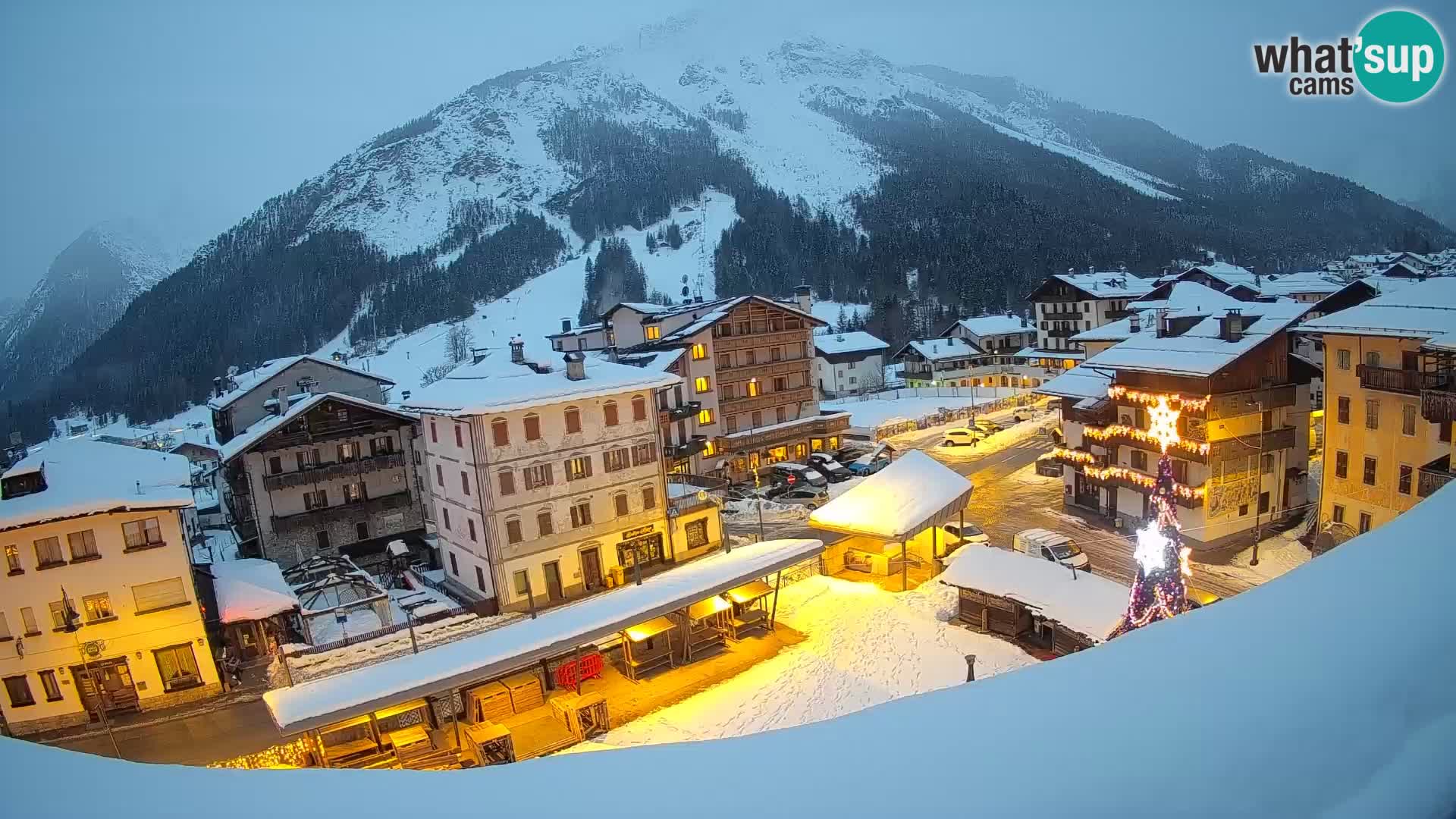 Plaza principal de Forni di Sopra