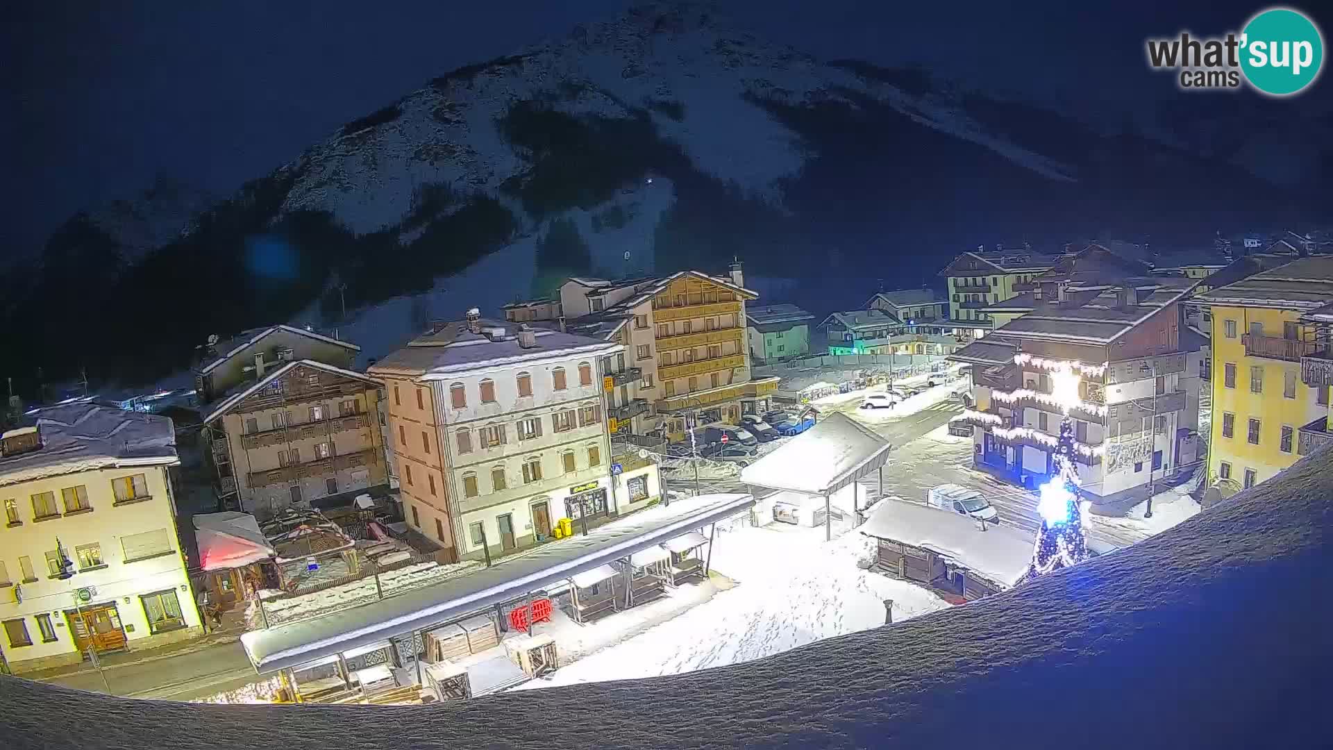 Piazza centrale di Forni di Sopra