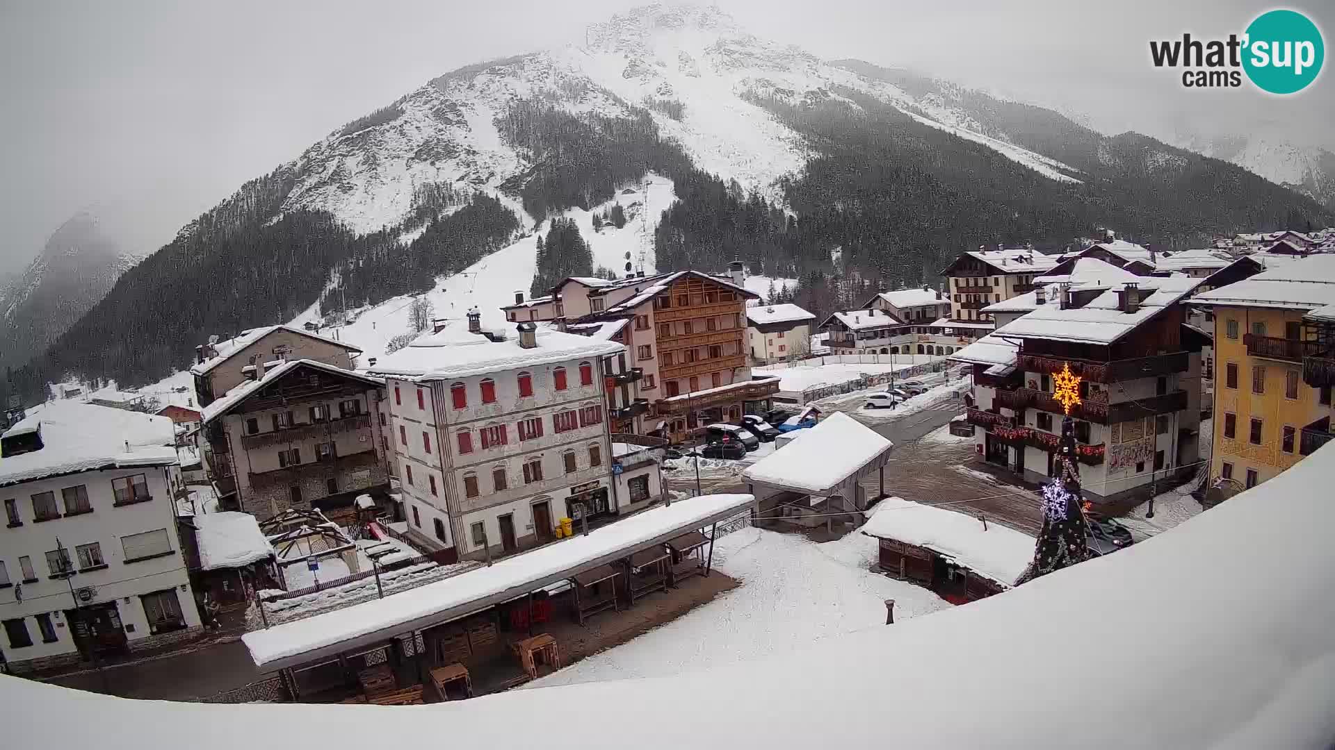Plaza principal de Forni di Sopra