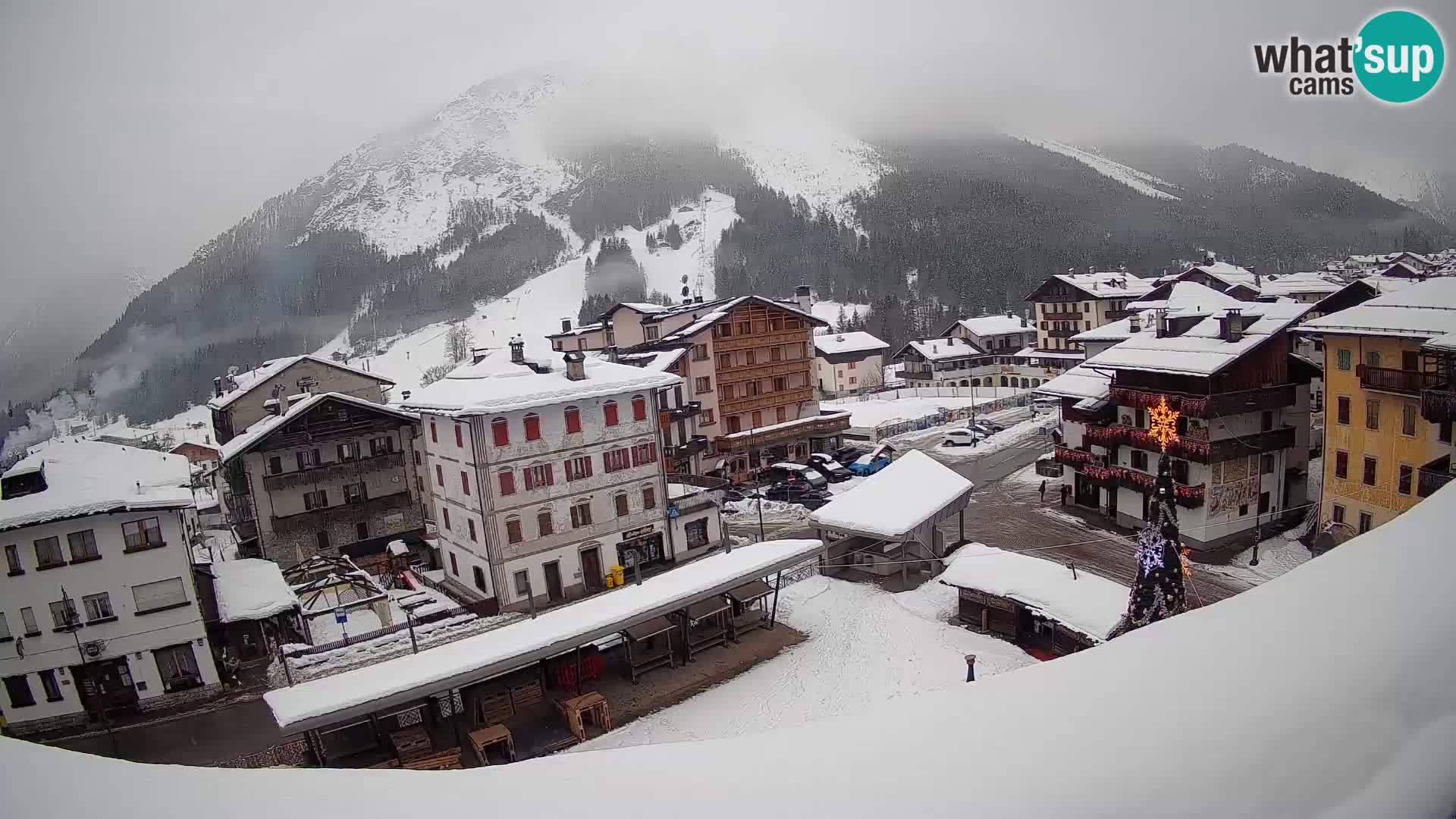 Plaza principal de Forni di Sopra