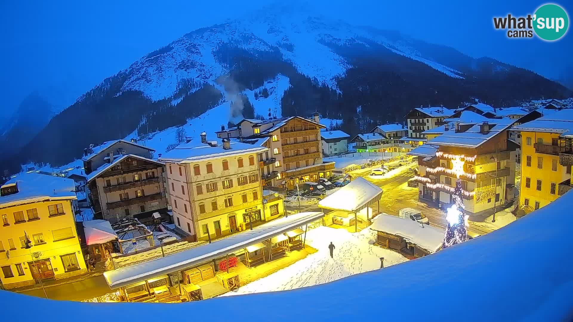 Piazza centrale di Forni di Sopra