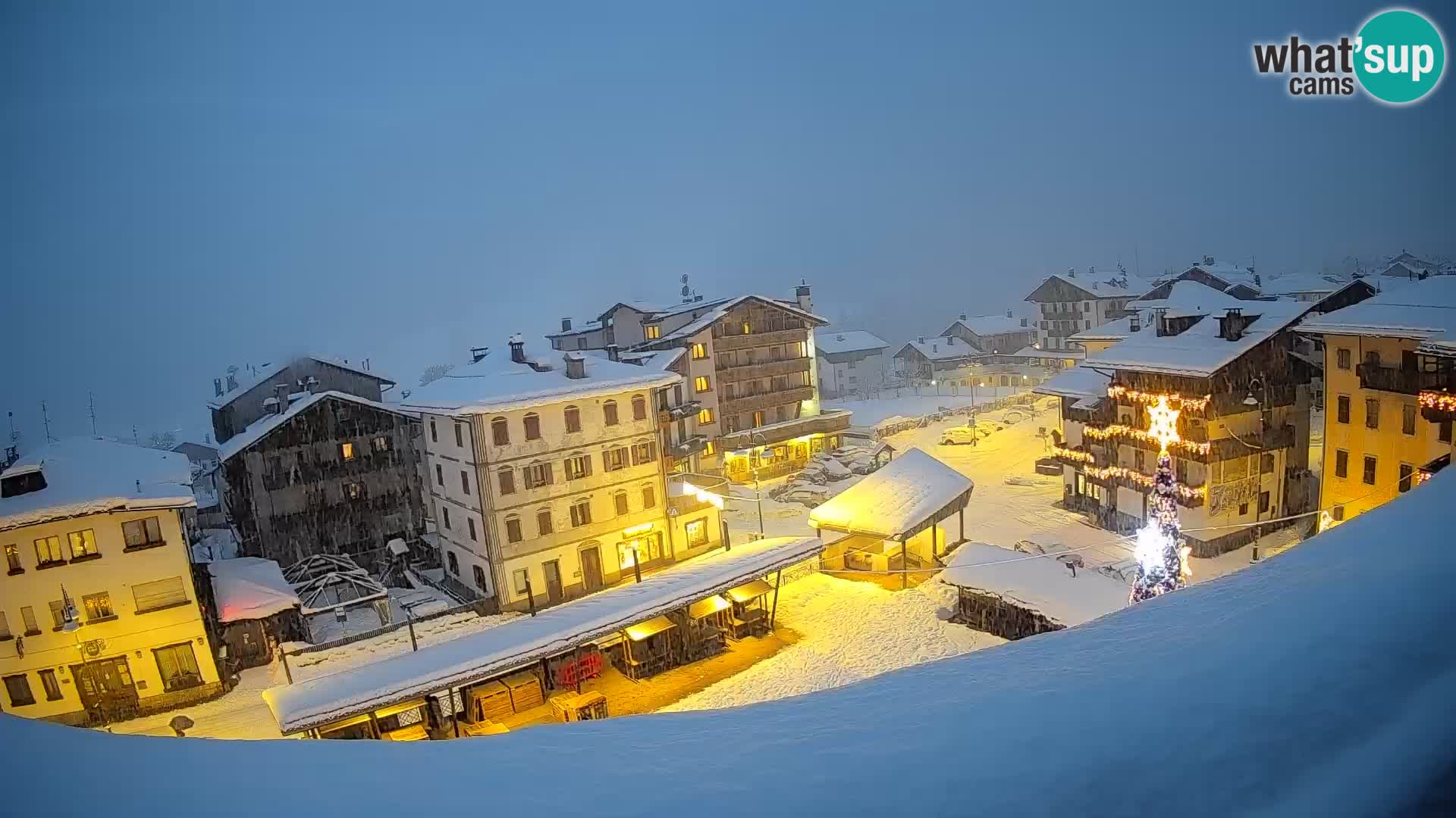 Plaza principal de Forni di Sopra