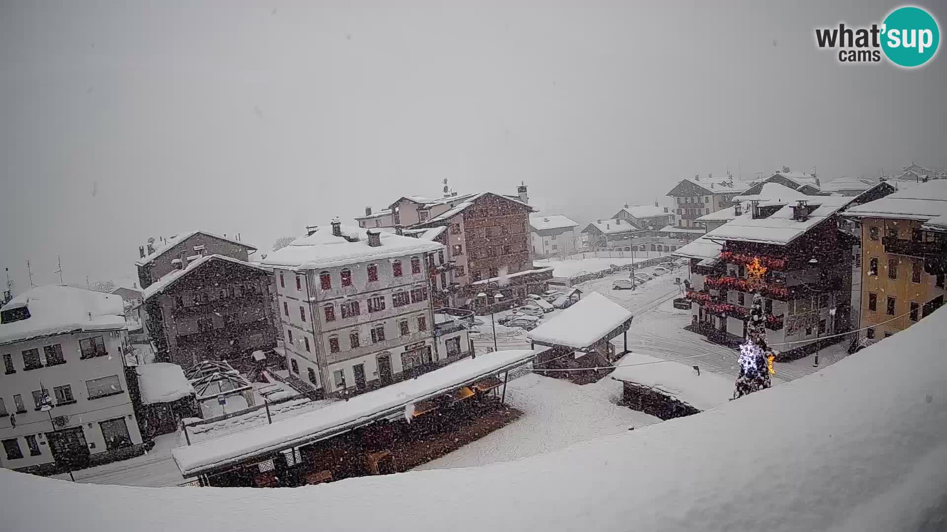 Piazza centrale di Forni di Sopra