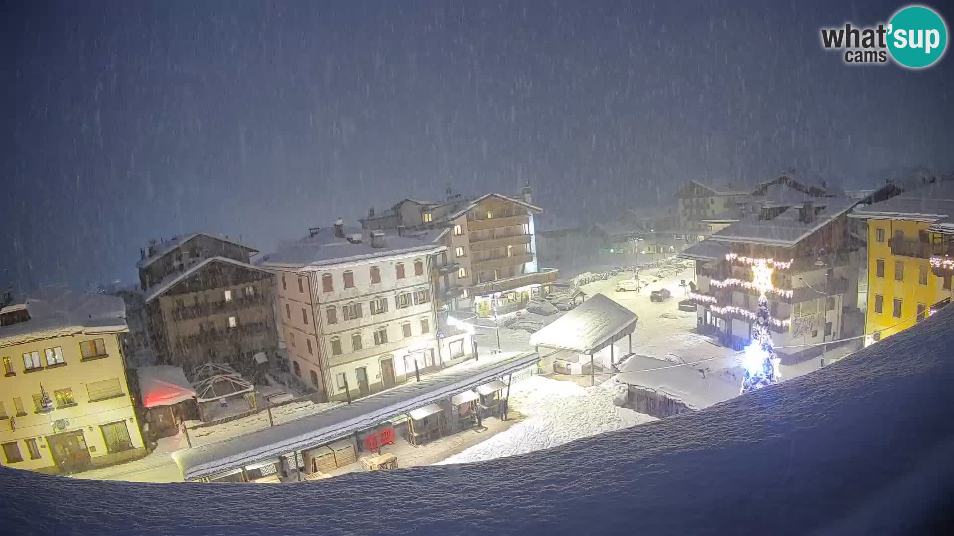 Plaza principal de Forni di Sopra