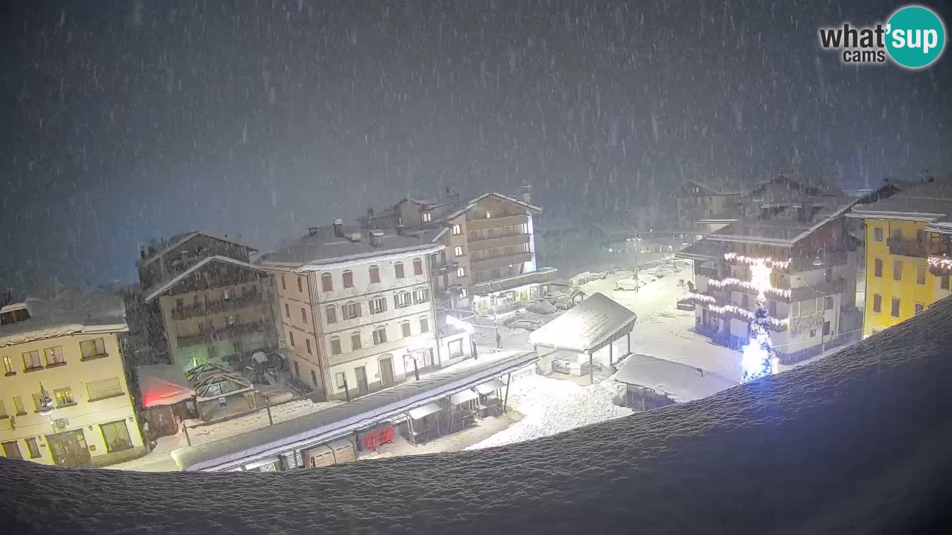 Plaza principal de Forni di Sopra