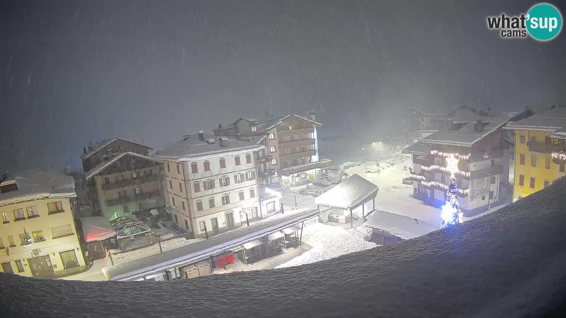 Piazza centrale di Forni di Sopra