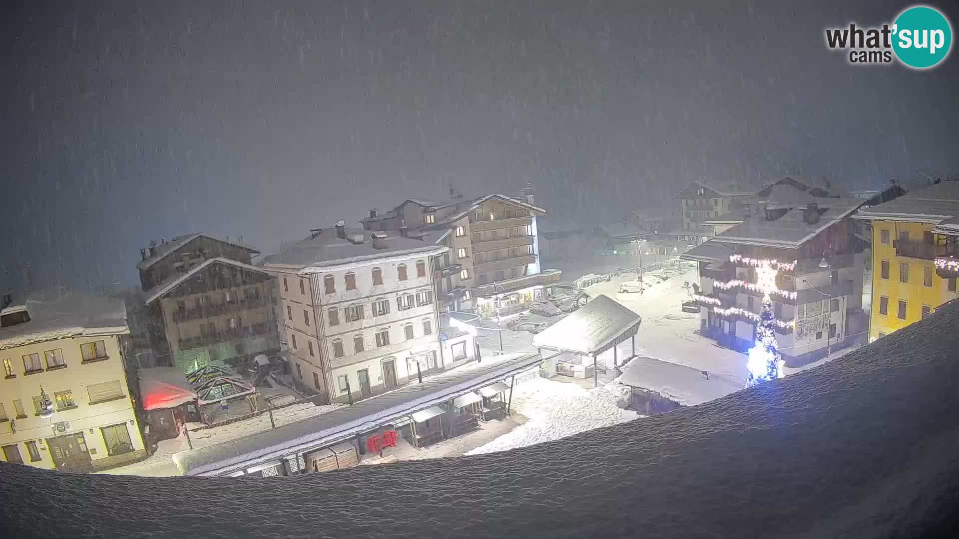 Piazza centrale di Forni di Sopra