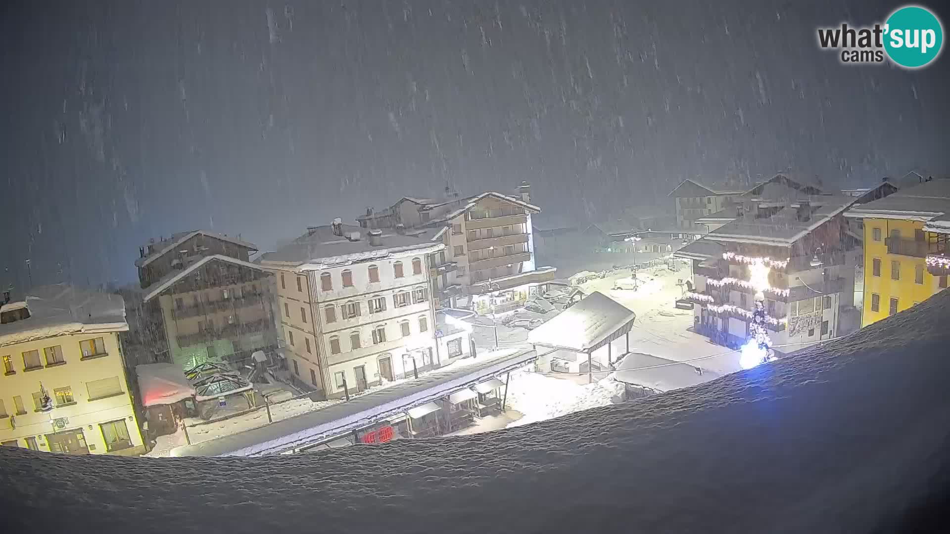 Piazza centrale di Forni di Sopra