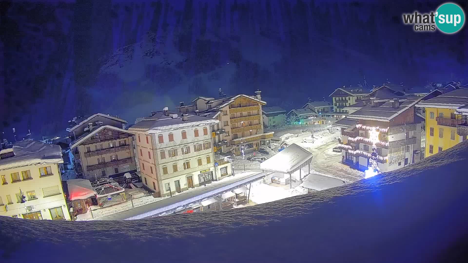 Plaza principal de Forni di Sopra