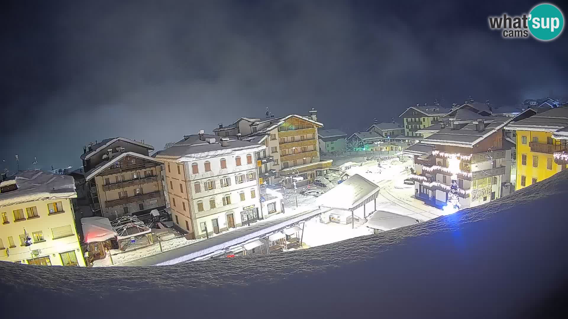 Piazza centrale di Forni di Sopra