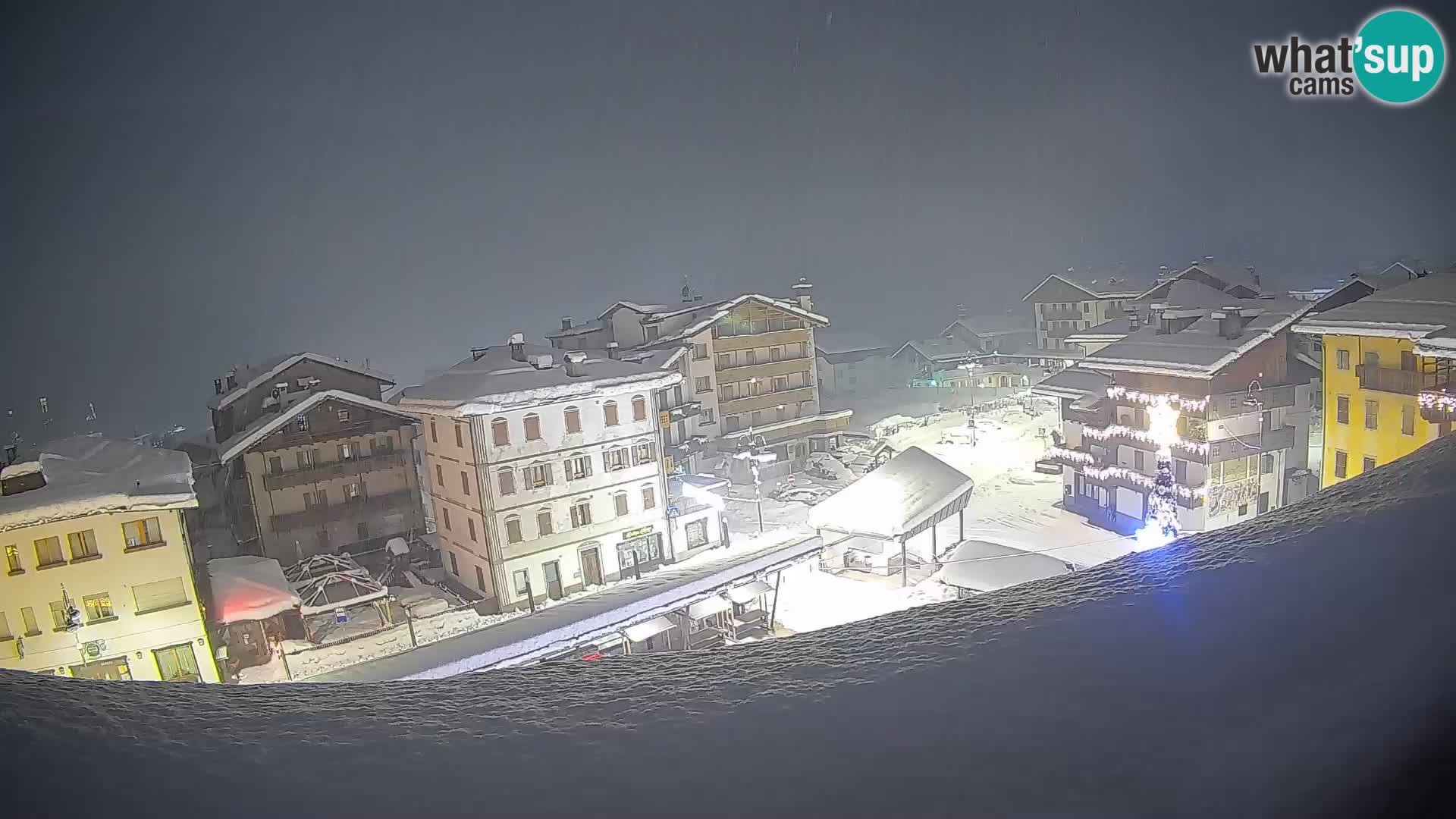 Piazza centrale di Forni di Sopra