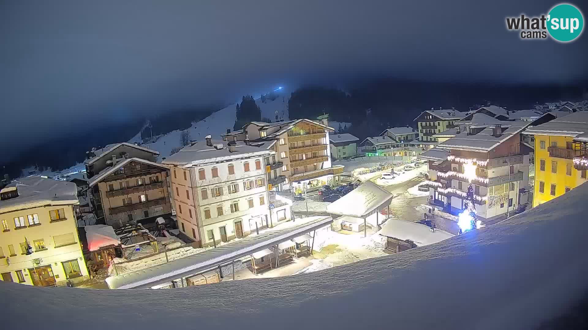 Plaza principal de Forni di Sopra