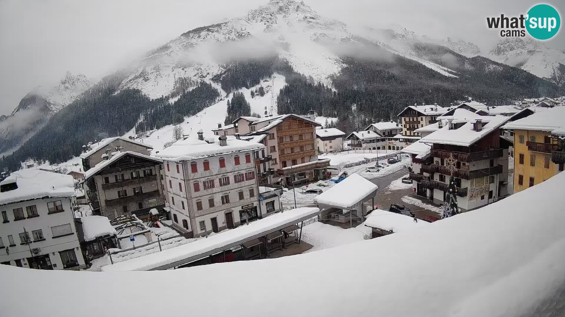 Piazza centrale di Forni di Sopra