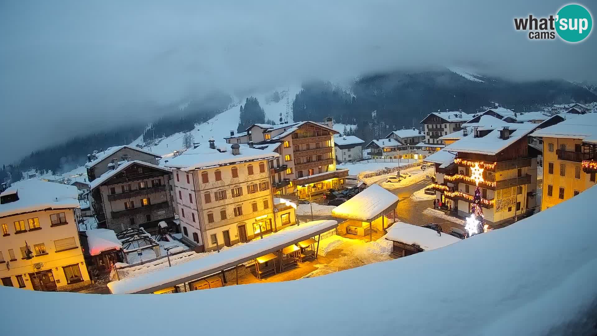 Hauptplatz von Forni di Sopra
