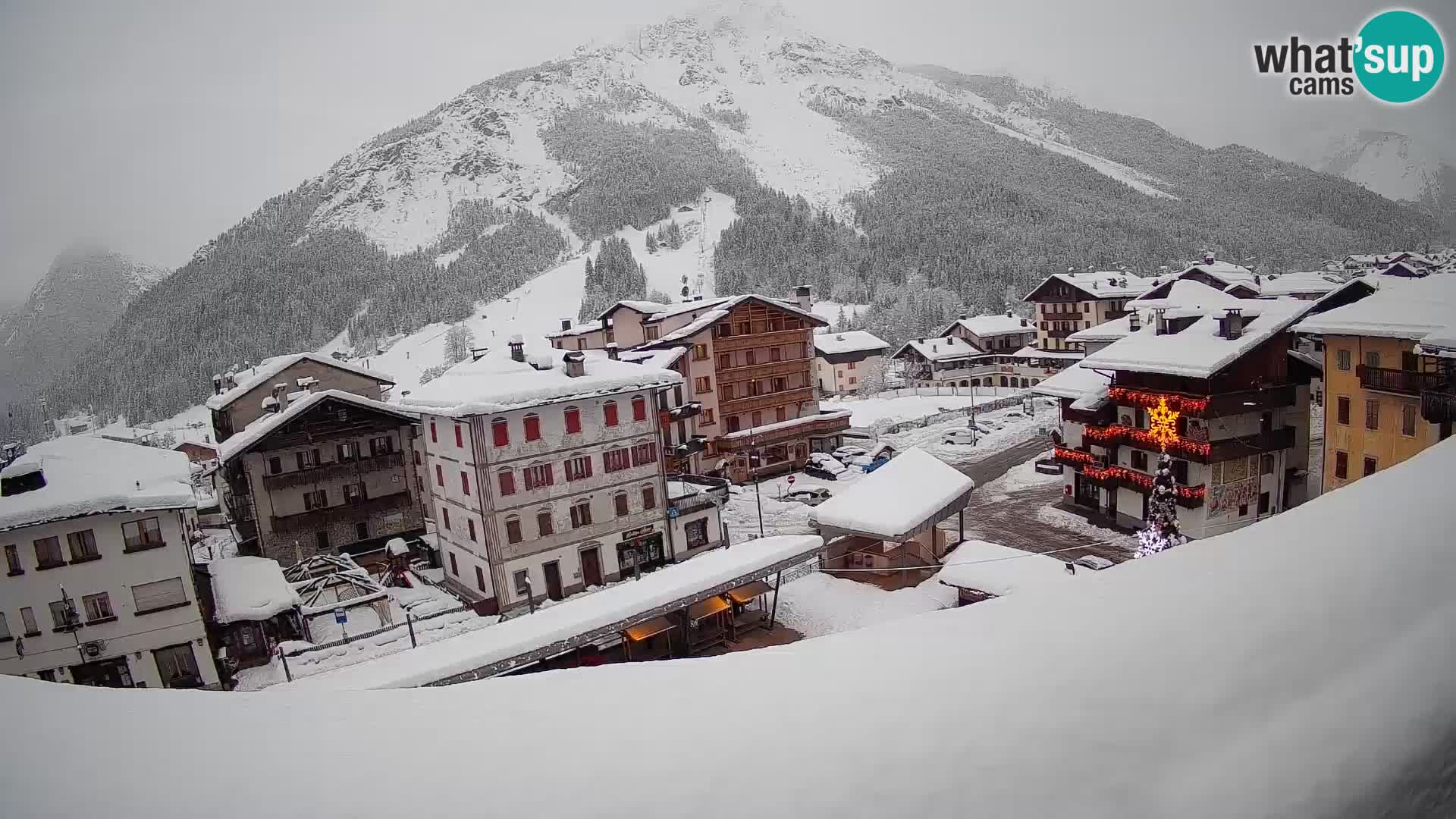 Plaza principal de Forni di Sopra