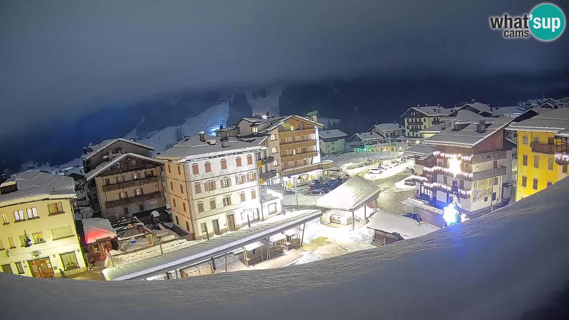 Piazza centrale di Forni di Sopra