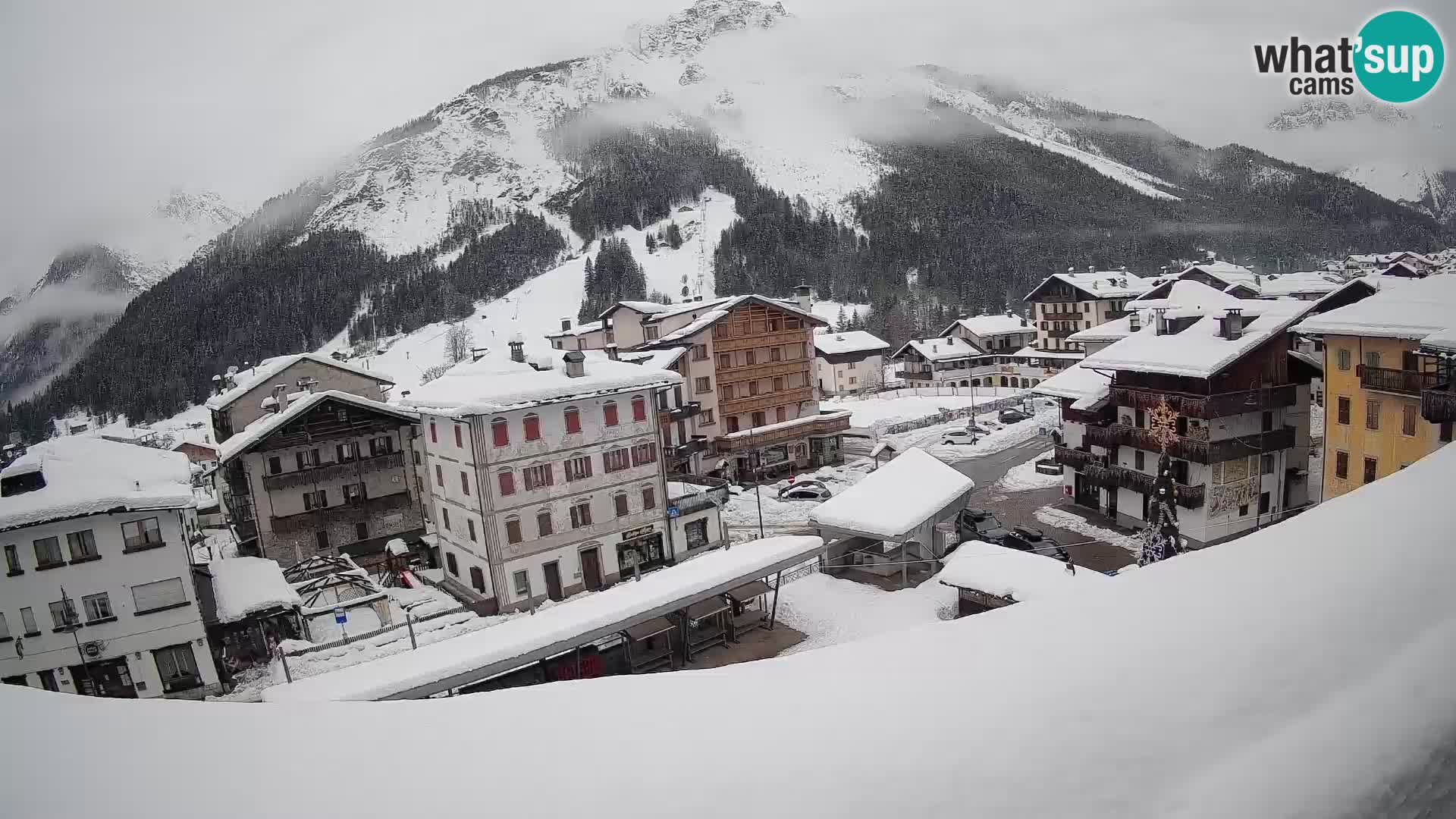 Piazza centrale di Forni di Sopra