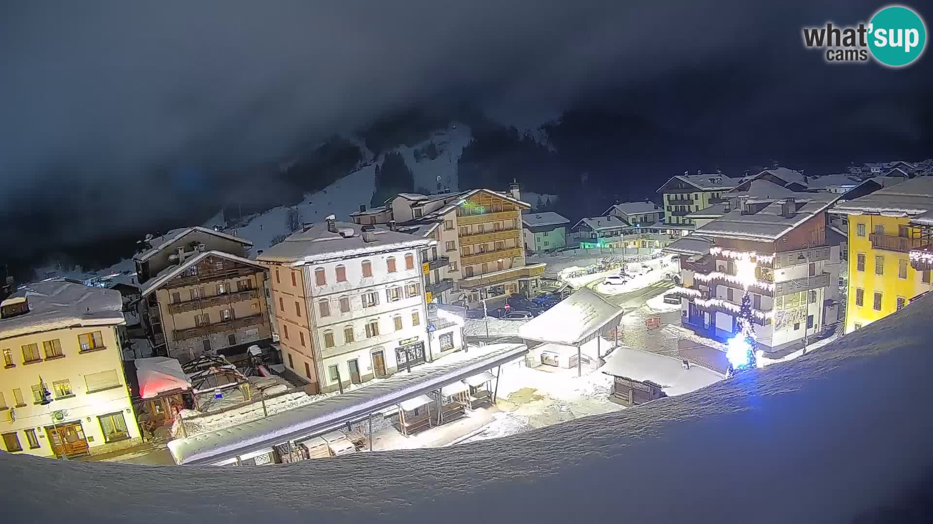 Piazza centrale di Forni di Sopra