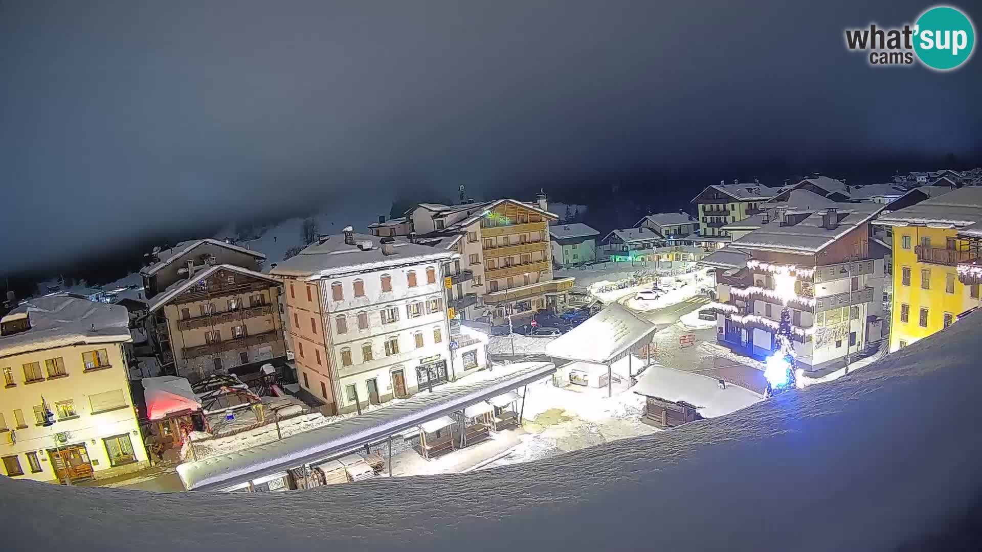 Piazza centrale di Forni di Sopra