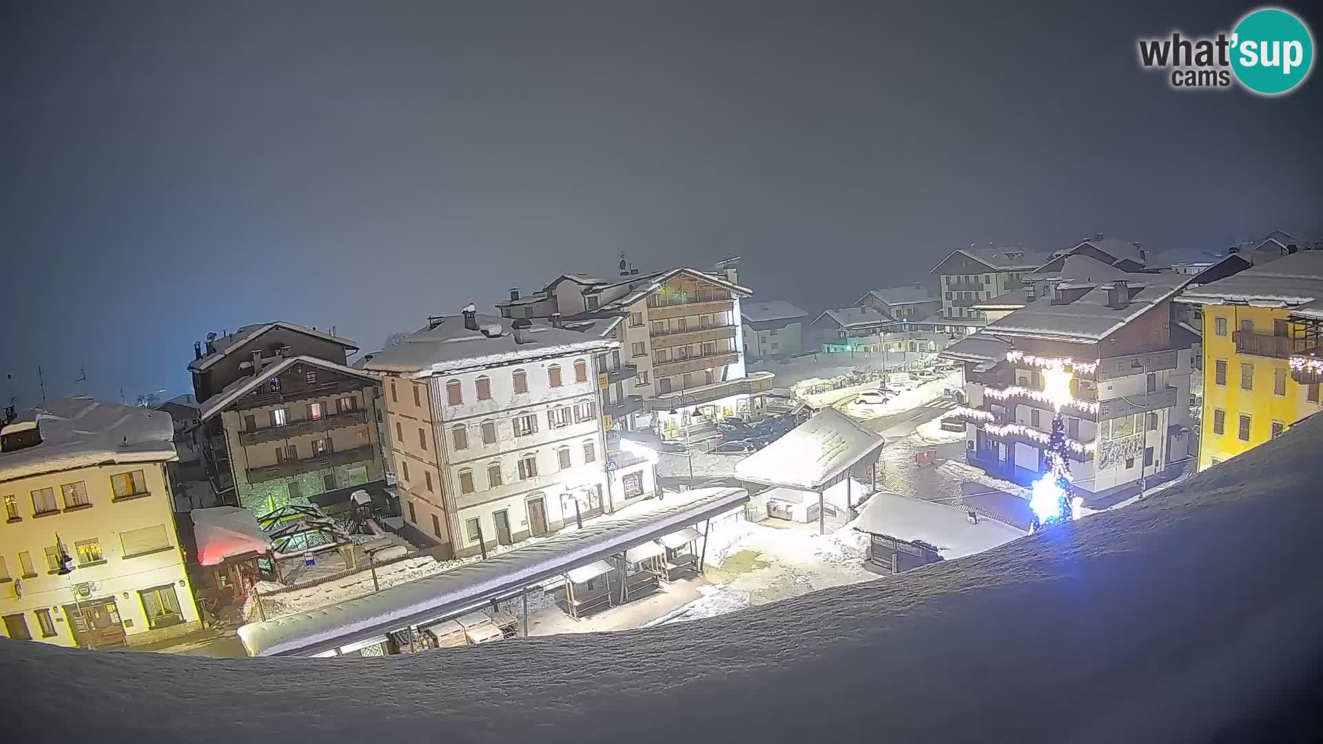 Piazza centrale di Forni di Sopra