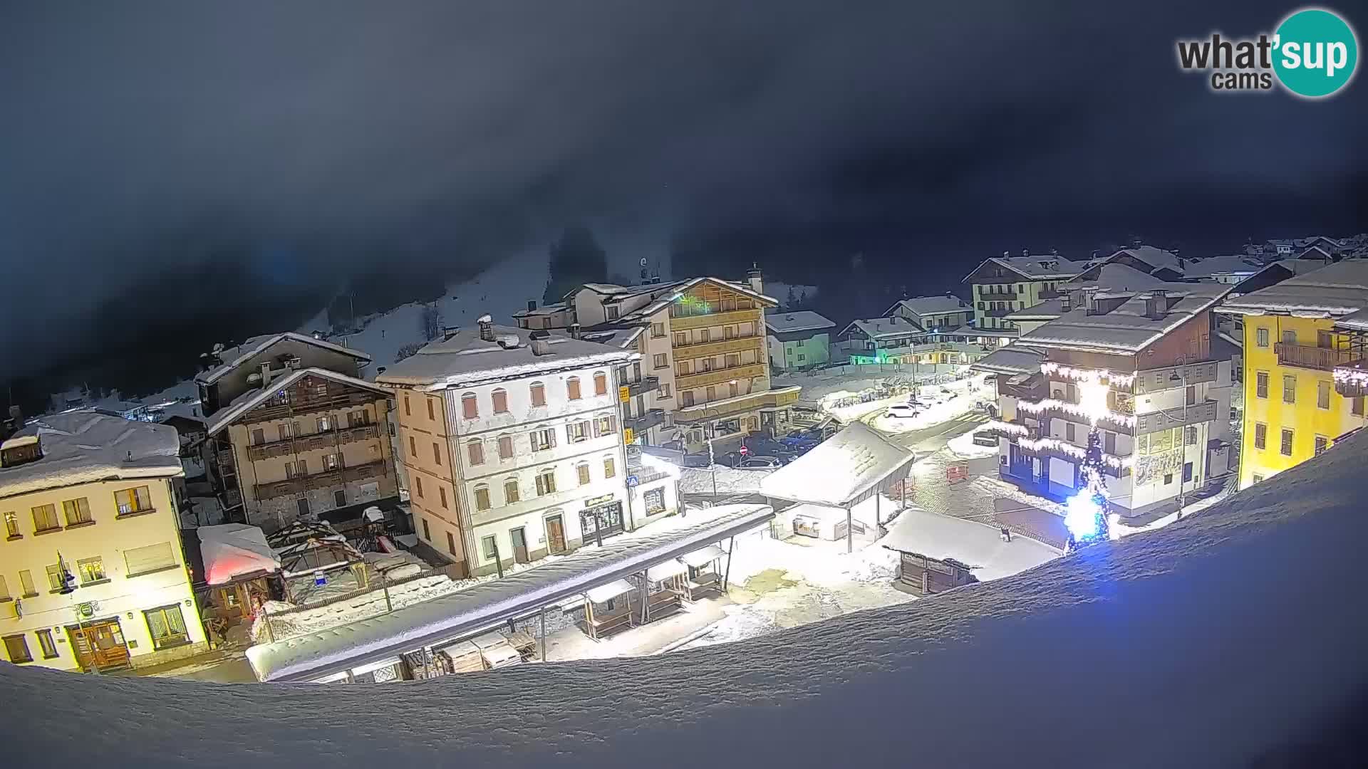 Plaza principal de Forni di Sopra