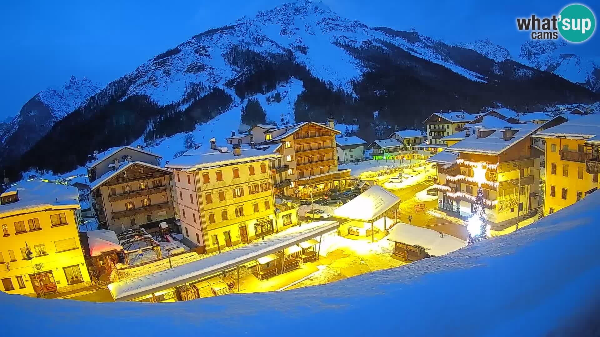 Hauptplatz von Forni di Sopra