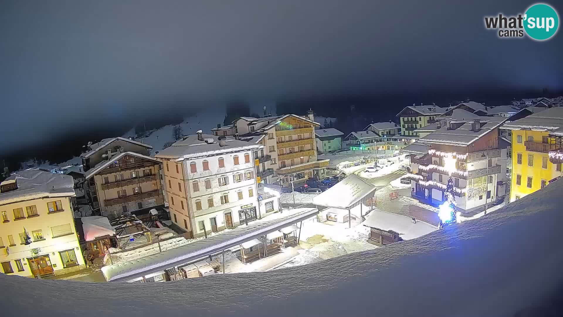 Piazza centrale di Forni di Sopra