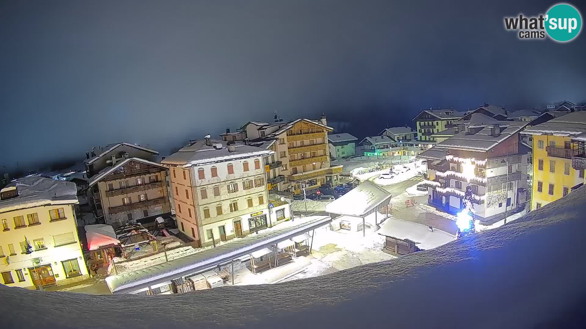 Piazza centrale di Forni di Sopra