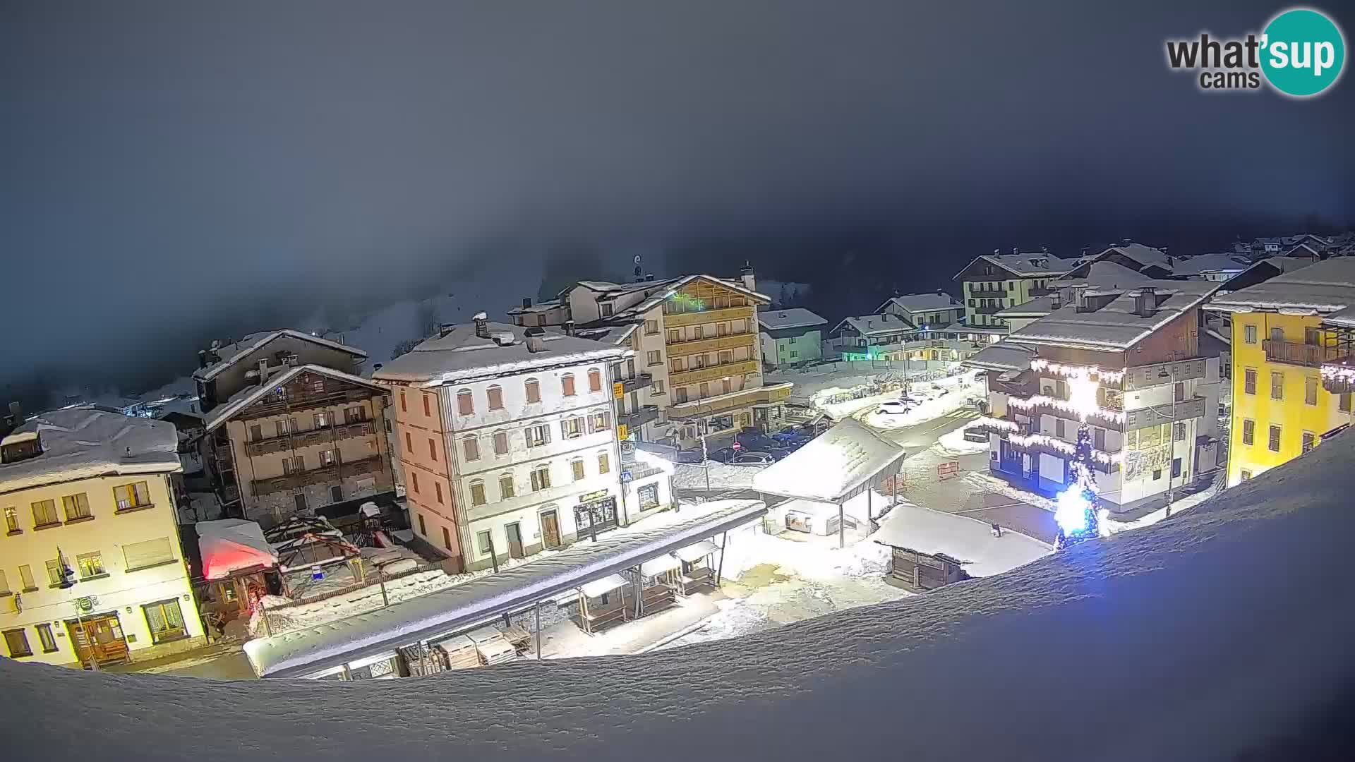 Piazza centrale di Forni di Sopra